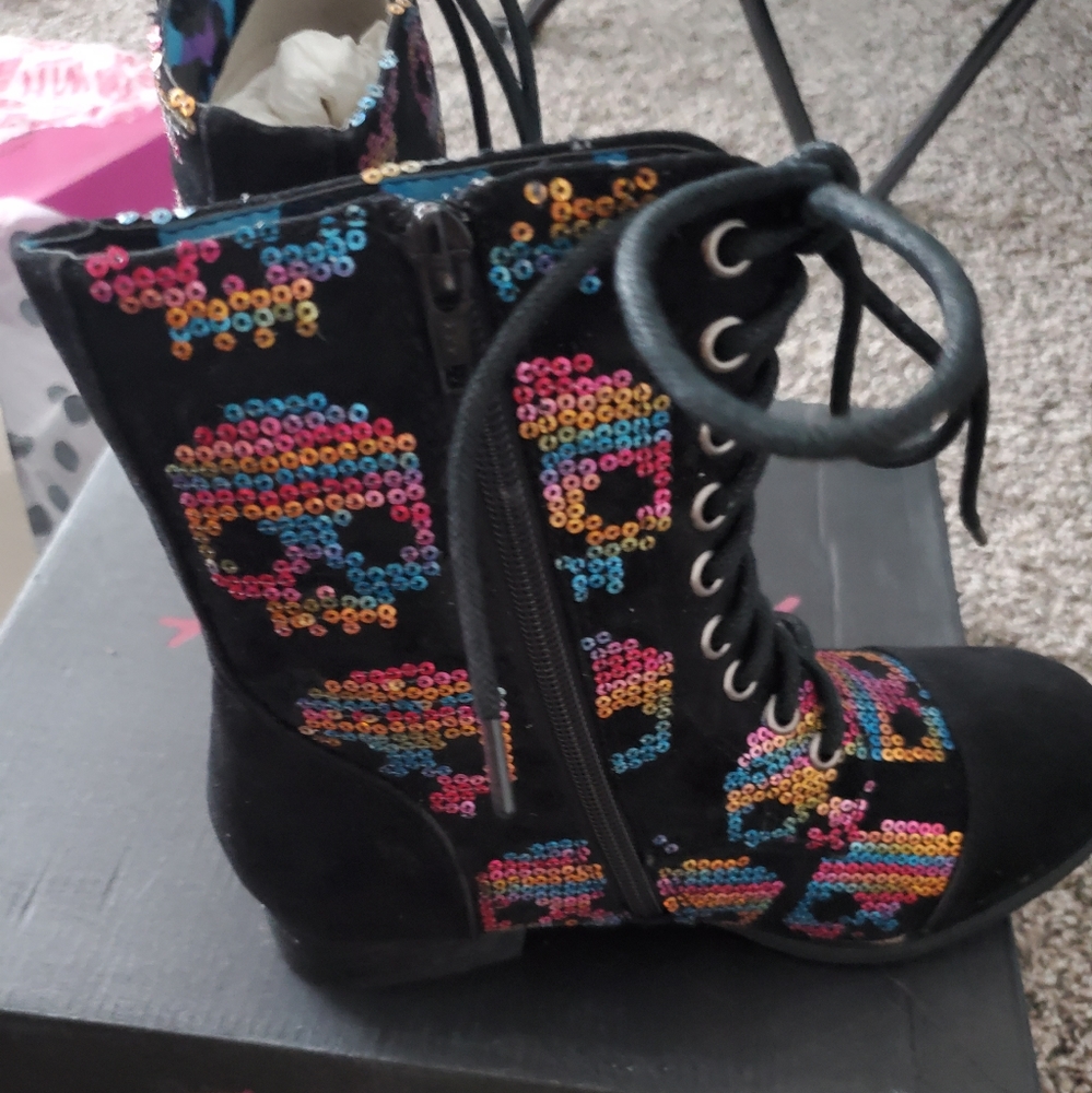 Iron Fist boots nwt
